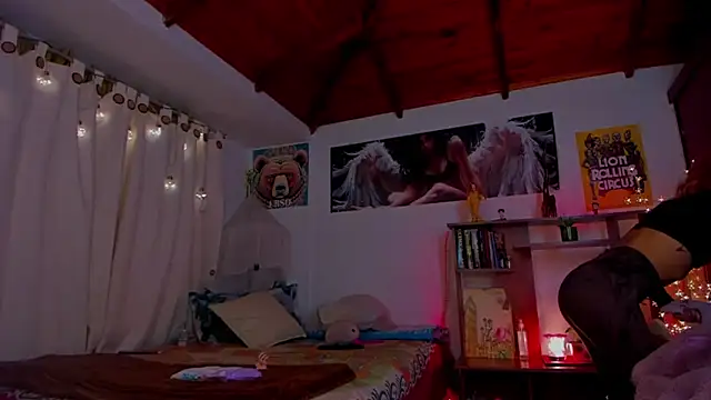 Snapshot of cuteweed420 chatting on 02-25-25, 05:41 cuteweed420 online show from 02-25-25, 05:41