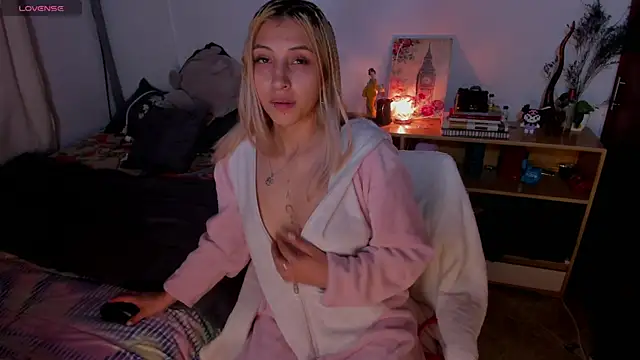 cuteweed420 online show from 01-06-26, 03:10