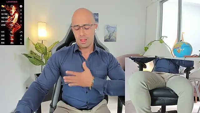 Snapshot of ryan_master_ chatting on 12-17-24, 02:44 ryan master online show from 12-17-24, 02:44