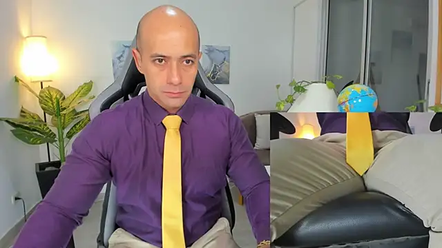 Snapshot of ryan_master_ chatting on 12-24-24, 10:11 ryan master online show from 12-24-24, 10:11