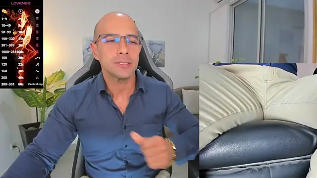 Snapshot of ryan_master_ chatting on 12-31-24, 11:20 ryan master online show from 12-31-24, 11:20