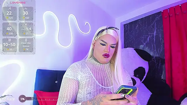 Snapshot of Missisabella_ chatting on 03-15-25, 01:08 Missisabella online show from 03-15-25, 01:08