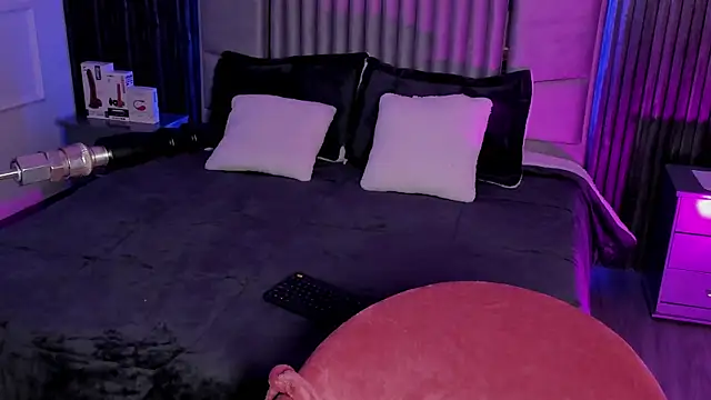 Snapshot of Lillyortiz chatting on 12-29-24, 10:23 Lillyortiz online show from 12-29-24, 10:23