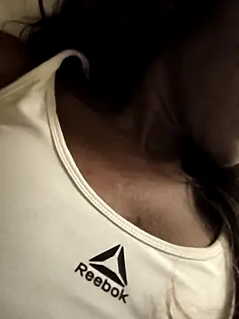 Snapshot of LuckiXCX chatting on 12-22-24, 04:17 LuckiXCX online show from 12-22-24, 04:17