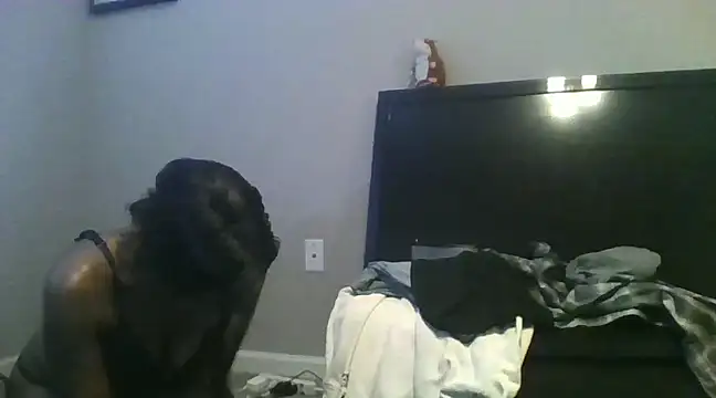 Snapshot of LuckiXCX chatting on 01-15-25, 05:15 LuckiXCX online show from 01-15-25, 05:15