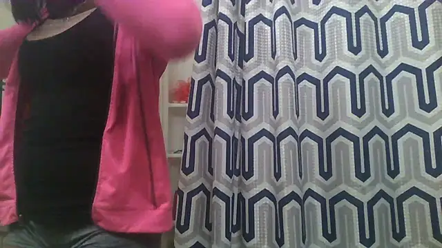 LuckiXCX online show from 02-11-25, 11:12