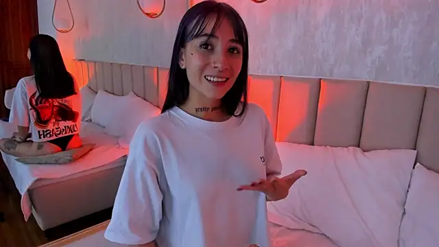 Snapshot of Michell_Wallker chatting on 12-31-24, 01:26 Michell Wallker online show from 12-31-24, 01:26