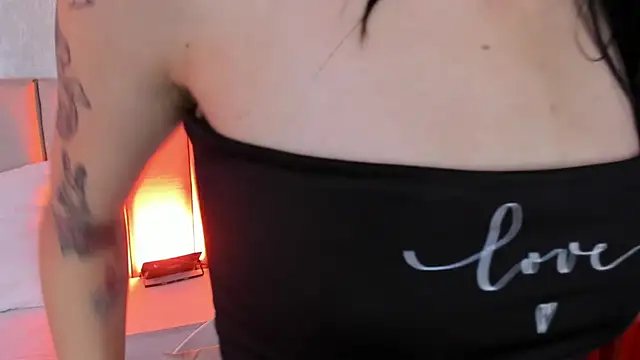 Snapshot of Michell_Wallker chatting on 02-26-25, 10:20 Michell Wallker online show from 02-26-25, 10:20