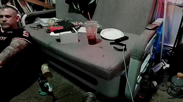 TwoFarty240 online show from 03-19-26, 03:43