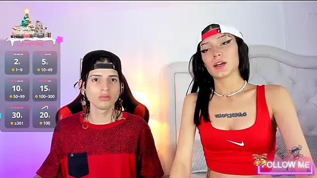 Snapshot of sett_and_gwen chatting on 12-18-24, 08:25 sett and gwen online show from 12-18-24, 08:25