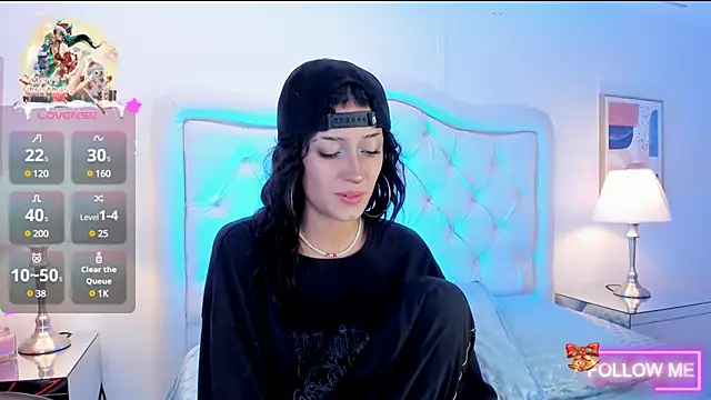 Snapshot of sett_and_gwen chatting on 12-21-24, 03:14 sett and gwen online show from 12-21-24, 03:14