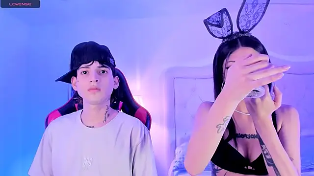 Snapshot of sett_and_gwen chatting on 02-09-25, 04:25 sett and gwen online show from 02-09-25, 04:25