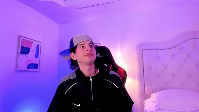 Snapshot of sett_and_gwen chatting on 03-03-25, 05:09 sett and gwen online show from 03-03-25, 05:09