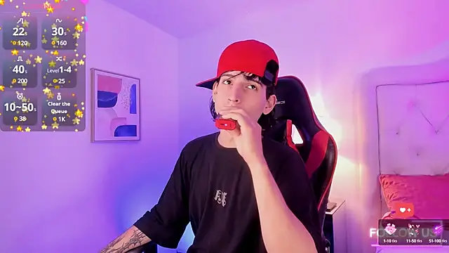 Snapshot of sett_and_gwen chatting on 03-08-25, 04:45 sett and gwen online show from 03-08-25, 04:45