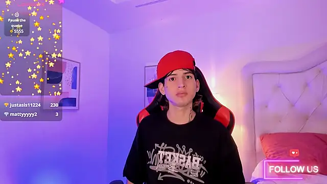 Snapshot of sett_and_gwen chatting on 03-19-25, 06:35 sett and gwen online show from 03-19-25, 06:35