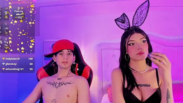 Snapshot of sett_and_gwen chatting on 03-21-25, 07:00 sett and gwen online show from 03-21-25, 07:00