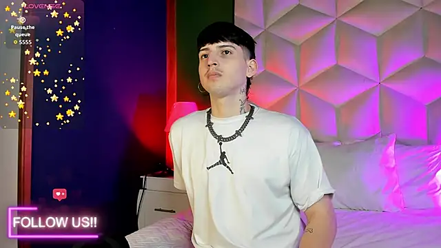 Snapshot of sett_and_gwen chatting on 11-19-25, 03:50 sett and gwen online show from 11-19-25, 03:50