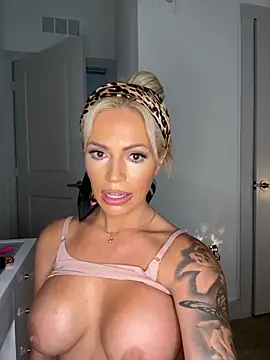 sophiamariexoxo240 online show from 09-28-25, 05:07