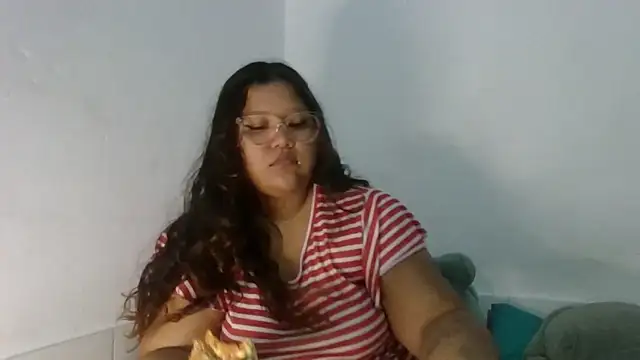 Snapshot of samy_riverss chatting on 02-25-26, 12:09 samy riverss online show from 02-25-26, 12:09