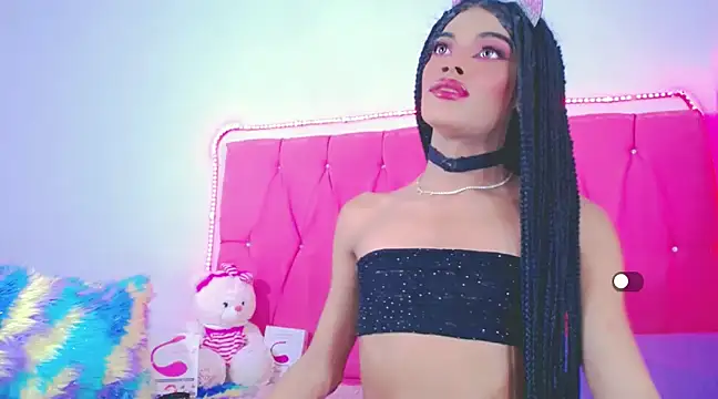 Snapshot of Theylor_Rouse chatting on 01-15-25, 09:02 Theylor Rouse online show from 01-15-25, 09:02