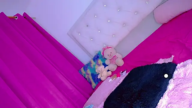 Snapshot of Theylor_Rouse chatting on 03-23-26, 03:21 Theylor Rouse online show from 03-23-26, 03:21