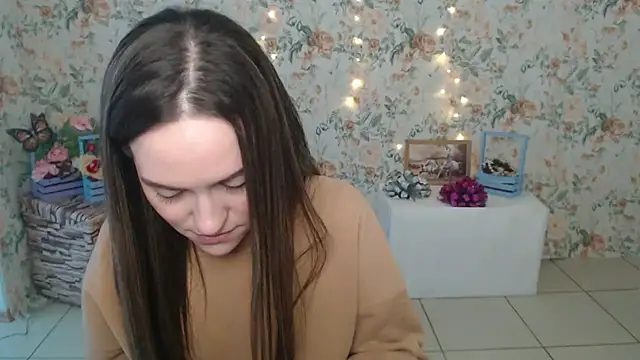 Snapshot of Lina_Star_S chatting on 02-07-25, 06:56 Lina Star S online show from 02-07-25, 06:56