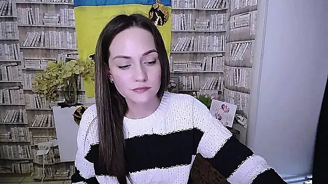 Snapshot of Lina_Star_S chatting on 10-18-25, 09:32 Lina Star S online show from 10-18-25, 09:32