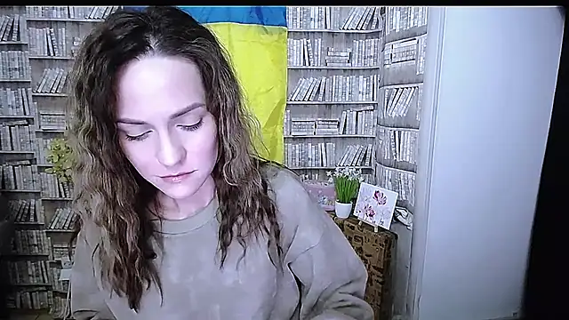 Snapshot of Lina_Star_S chatting on 12-16-25, 02:33 Lina Star S online show from 12-16-25, 02:33