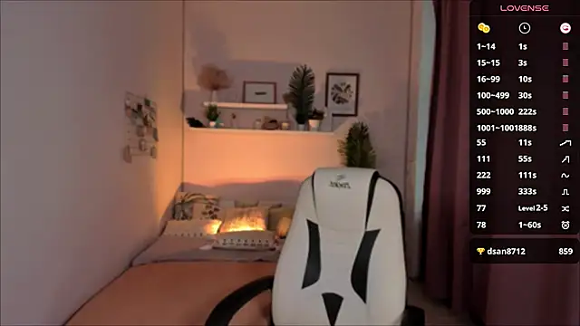 Snapshot of StephanieBoobs chatting on 12-14-24, 10:24 StephanieBoobs online show from 12-14-24, 10:24