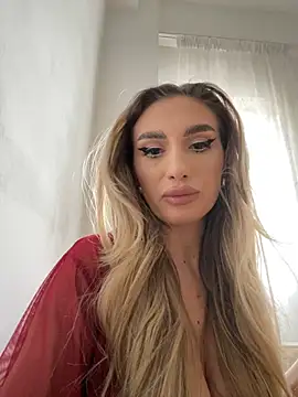 Snapshot of FelyJolie chatting on 01-15-25, 12:04 FelyJolie online show from 01-15-25, 12:04