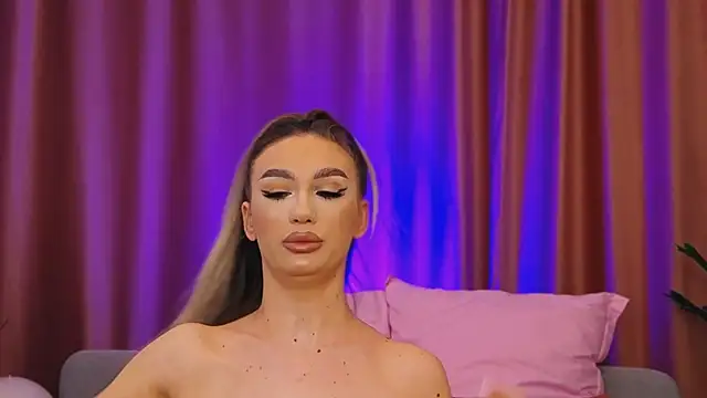 Snapshot of FelyJolie chatting on 03-01-25, 07:19 FelyJolie online show from 03-01-25, 07:19