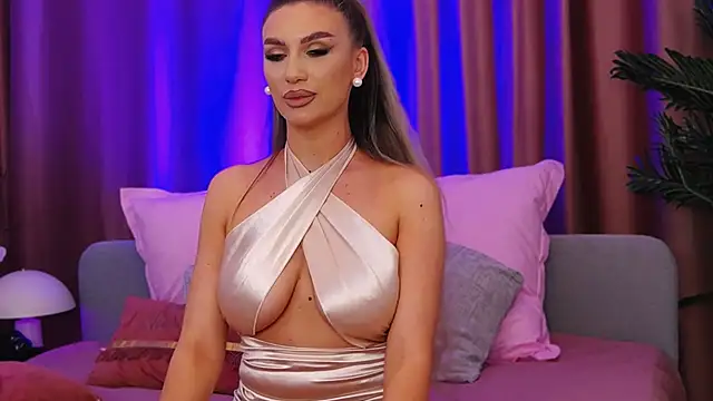 Snapshot of FelyJolie chatting on 03-16-25, 06:44 FelyJolie online show from 03-16-25, 06:44