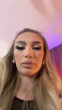 Snapshot of FelyJolie chatting on 10-01-25, 09:48 FelyJolie online show from 10-01-25, 09:48