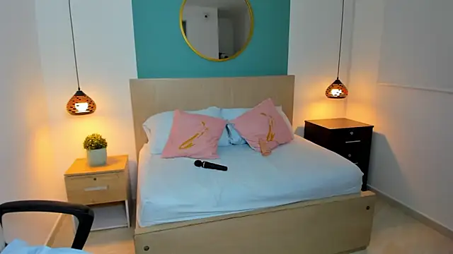 Snapshot of linda_rios_ chatting on 12-24-24, 08:27 linda rios online show from 12-24-24, 08:27