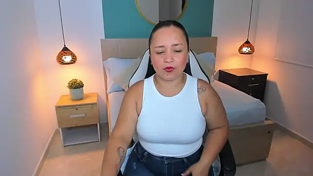 Snapshot of linda_rios_ chatting on 01-15-25, 07:12 linda rios online show from 01-15-25, 07:12