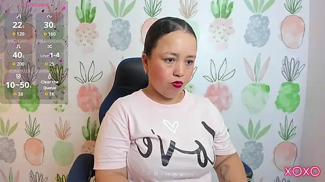 Snapshot of linda_rios_ chatting on 10-23-25, 07:23 linda rios online show from 10-23-25, 07:23