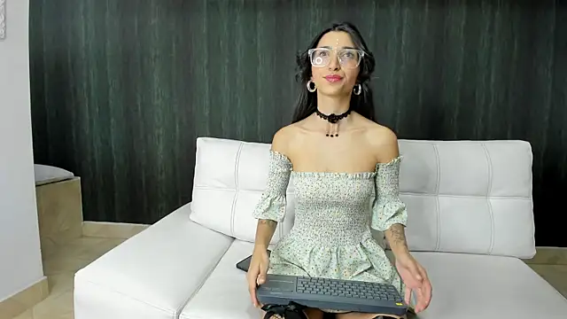 Snapshot of Milaspetite chatting on 01-20-25, 08:29 Milaspetite online show from 01-20-25, 08:29