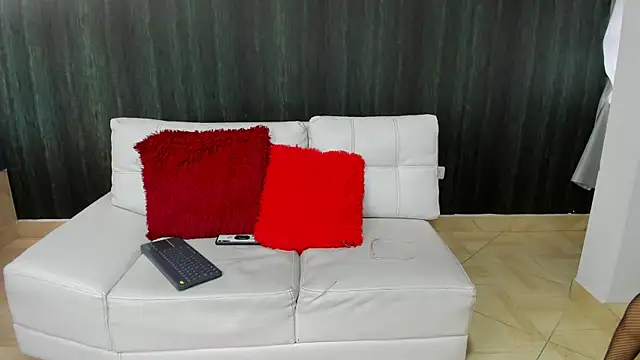 Snapshot of Milaspetite chatting on 01-27-25, 08:07 Milaspetite online show from 01-27-25, 08:07