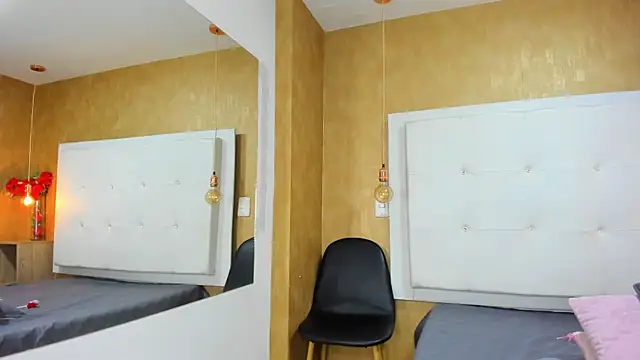 Snapshot of Milaspetite chatting on 11-26-25, 12:44 Milaspetite online show from 11-26-25, 12:44