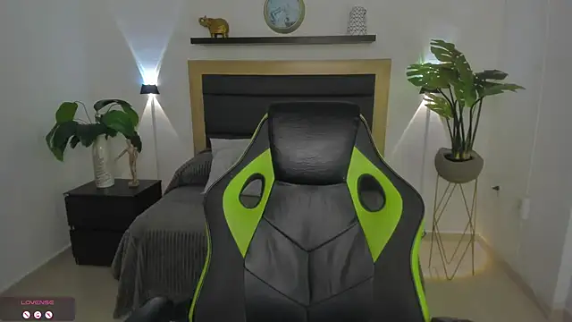 Snapshot of catleya_0 chatting on 02-22-25, 04:51 catleya 0 online show from 02-22-25, 04:51