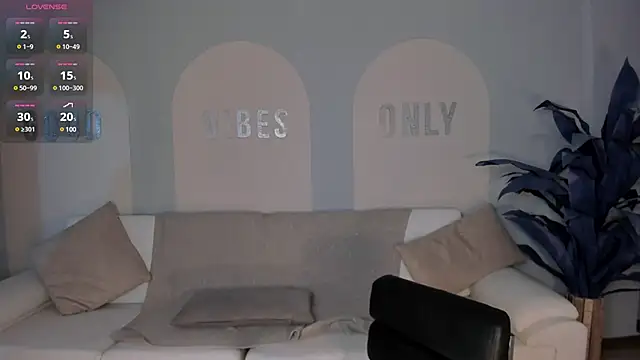 MiaFarrell  online show from 01-28-25, 07:21