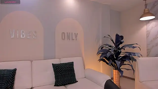 MiaFarrell  online show from 04-14-26, 06:14