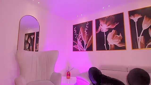 BellaCarteer  online show from 01-31-25, 03:44