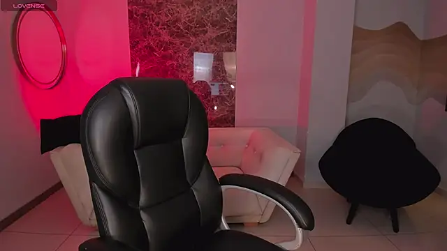 BellaCarteer  online show from 10-28-25, 12:30