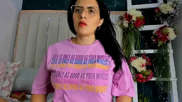 Snapshot of africa_holmes chatting on 09-18-25, 01:51 africa holmes online show from 09-18-25, 01:51