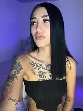 Snapshot of Cassie_howard_ chatting on 12-18-24, 04:09 Cassie howard online show from 12-18-24, 04:09