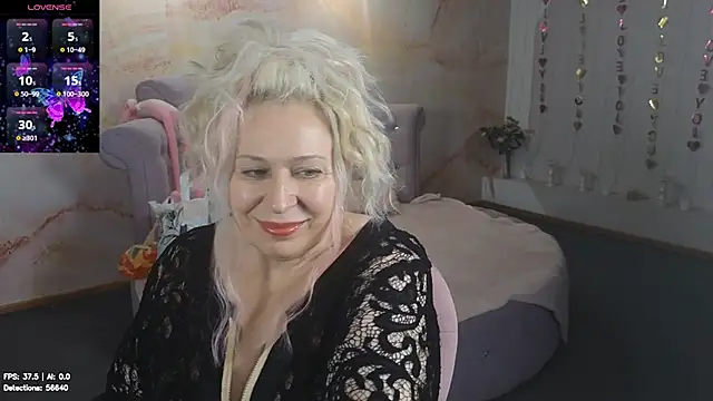 Snapshot of Penelope_Pinky chatting on 06-25-26, 01:26 Penelope Pinky online show from 06-25-26, 01:26