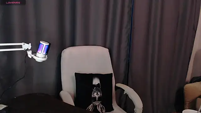 Cassie Bae online show from 12-20-24, 01:11