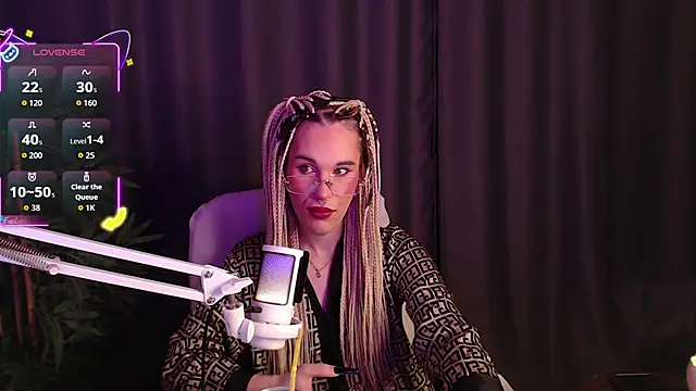 Cassie Bae online show from 11-28-25, 05:43