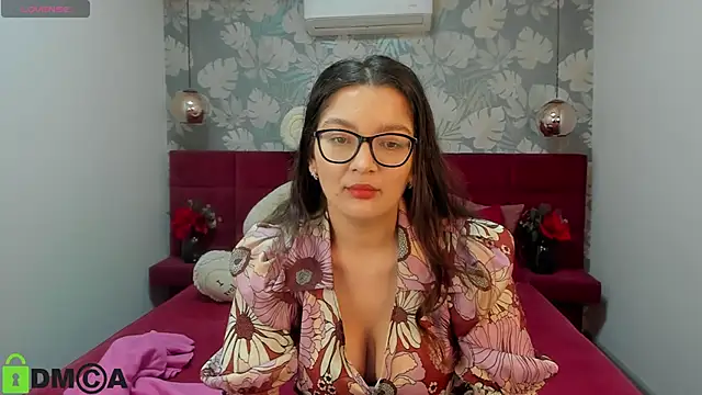 Snapshot of ZarifaBev chatting on 01-28-25, 09:50 ZarifaBev online show from 01-28-25, 09:50